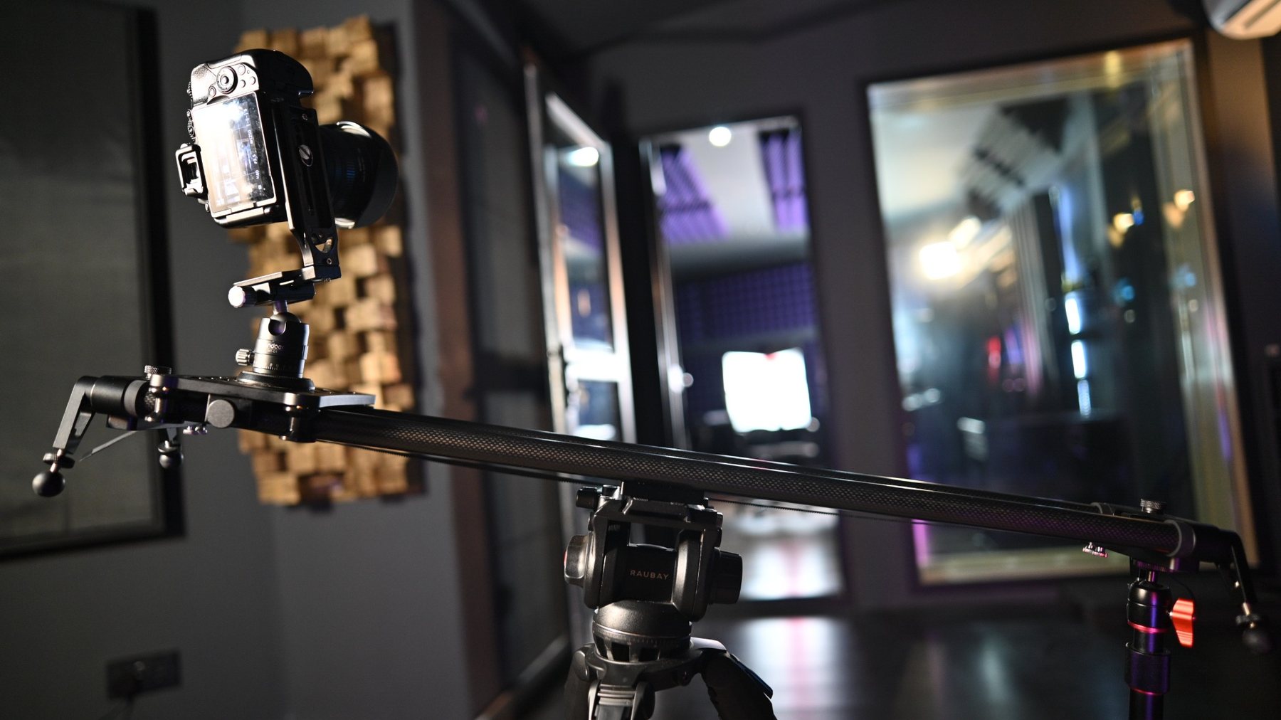Camera and slider detail used for Smooth Shots filming